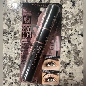 Maybelline's Lash Sensational Sky High Mascara in Cosmic Black/ Negro Cosmico